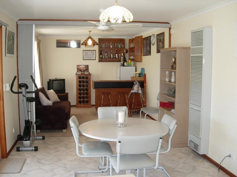 18 Diosma Drive, Morphett Vale SA 5162