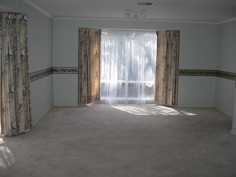 8 Stone Bridge Drive, Onkaparinga Hills SA 5163