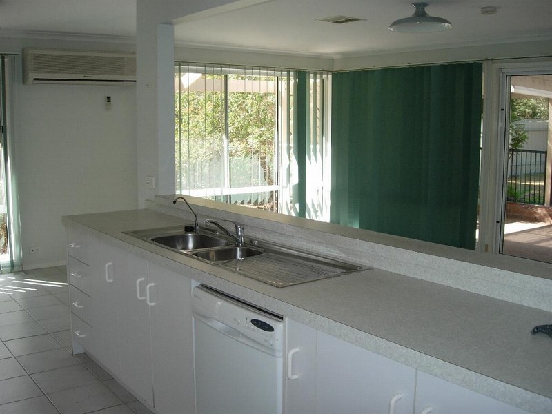 8 Stone Bridge Drive, Onkaparinga Hills SA 5163