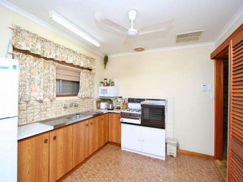 19 Jenner Street, Morphett Vale SA 5162