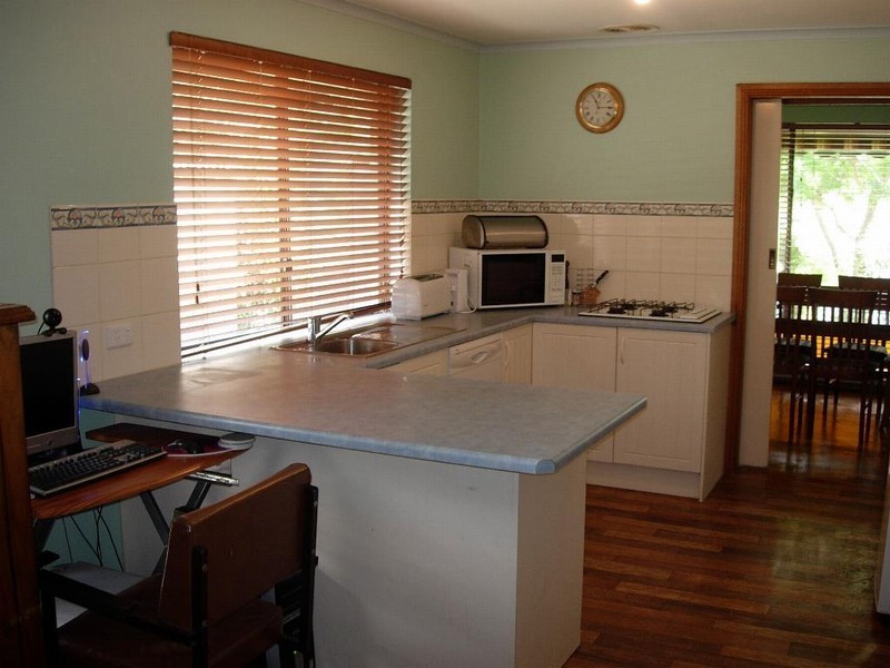 5 Jade Crescent, Happy Valley SA 5159