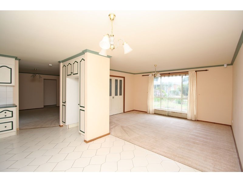 1 Gibson Court, Woodcroft SA 5162