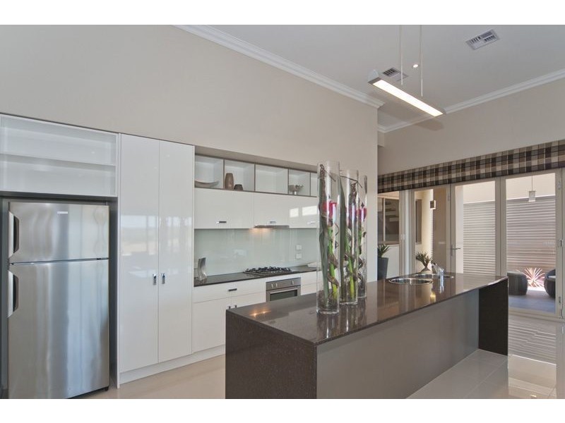 82 Highfield Drive, Craigburn Farm SA 5051