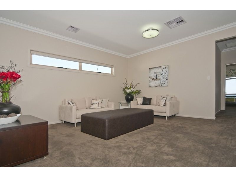 82 Highfield Drive, Craigburn Farm SA 5051