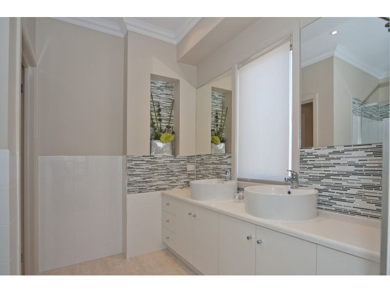 82 Highfield Drive, Craigburn Farm SA 5051