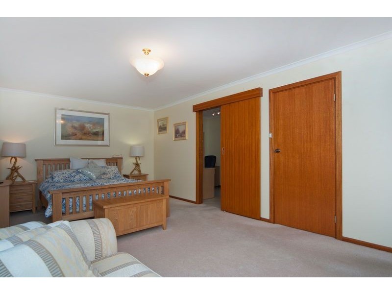 4 Swan Court, Modbury Heights SA 5092