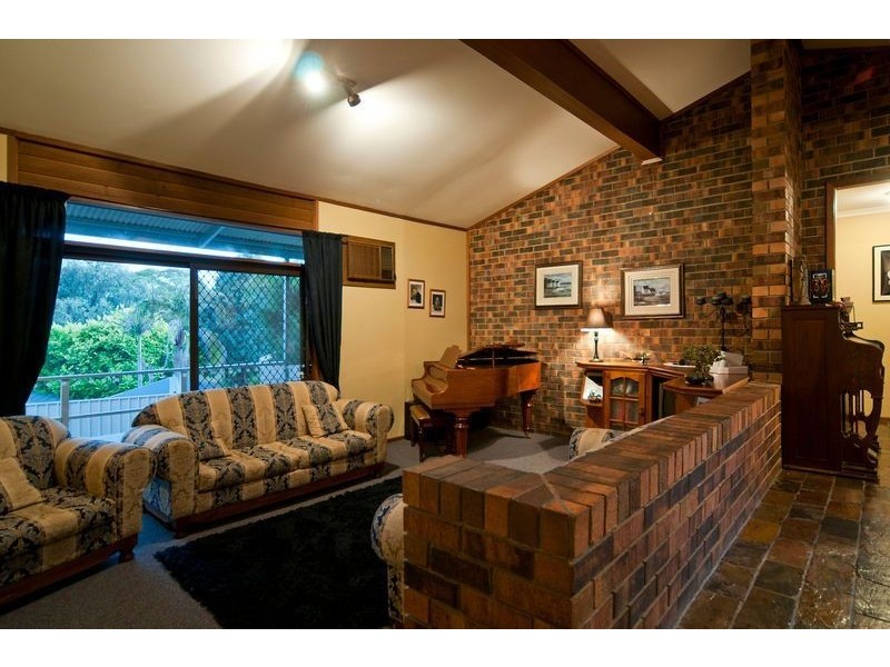 15 Geraldine Street, Valley View SA 5093