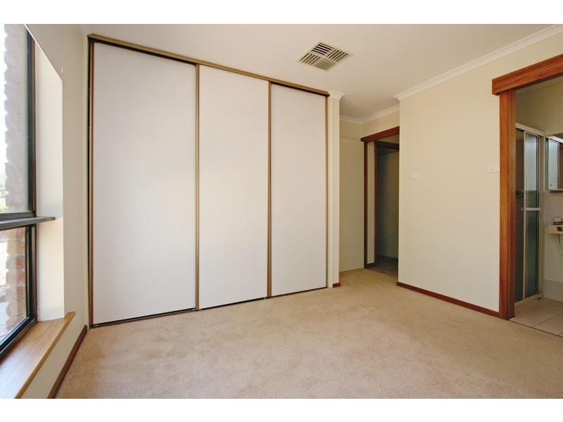 8 Taranaki Court, Greenwith SA 5125