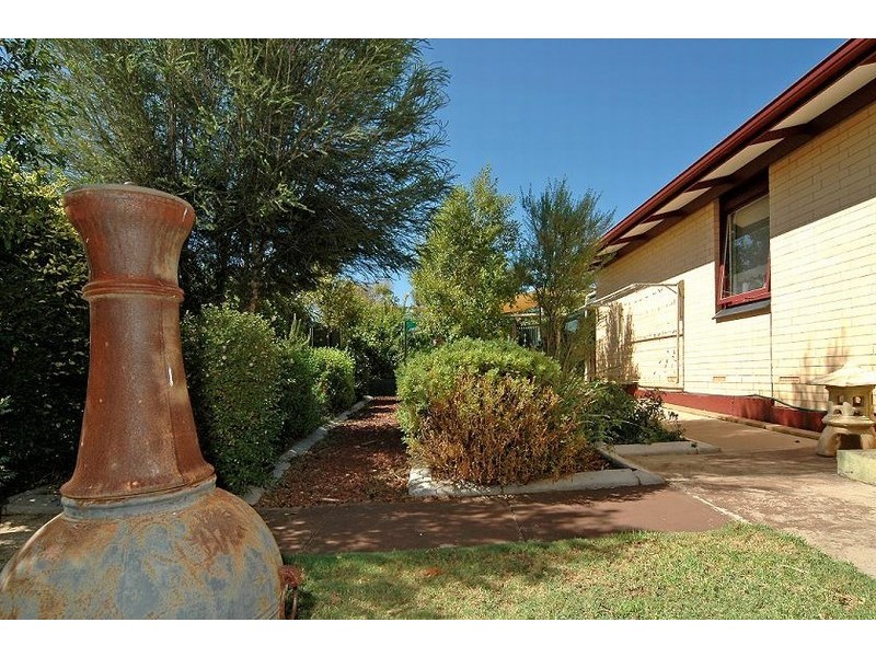 22 Coorara Court, Craigmore SA 5114