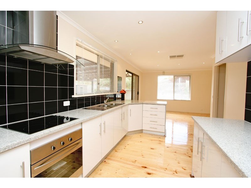 7 Valiant Court, Salisbury Heights SA 5109