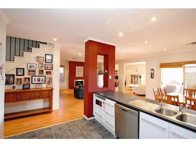 9 Iluka Crescent, Mawson Lakes SA 5095