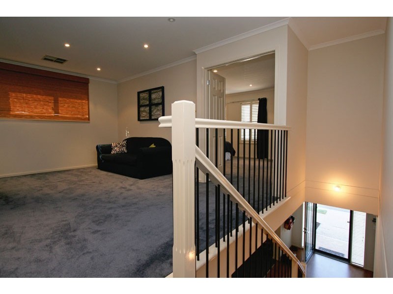 9 Iluka Crescent, Mawson Lakes SA 5095