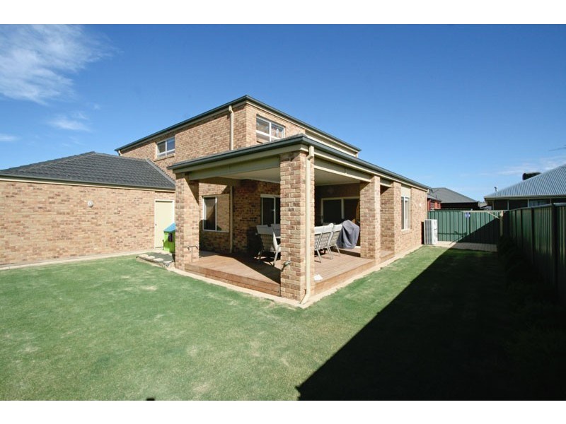 9 Iluka Crescent, Mawson Lakes SA 5095