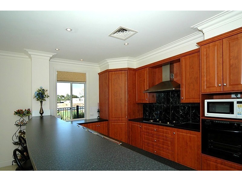 9 Mckinlay Court, Mawson Lakes SA 5095