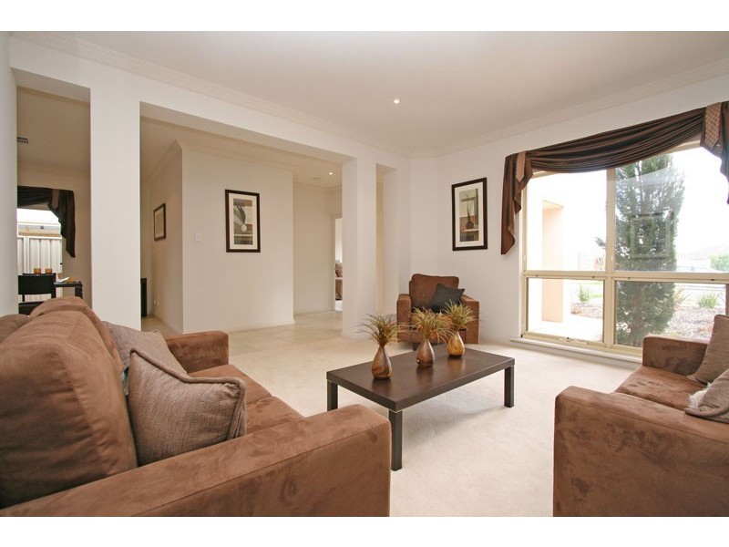 16 Springbank Boulevard, Burton SA 5110
