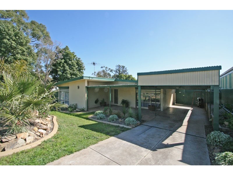 8 Duke Avenue, Para Hills SA 5096