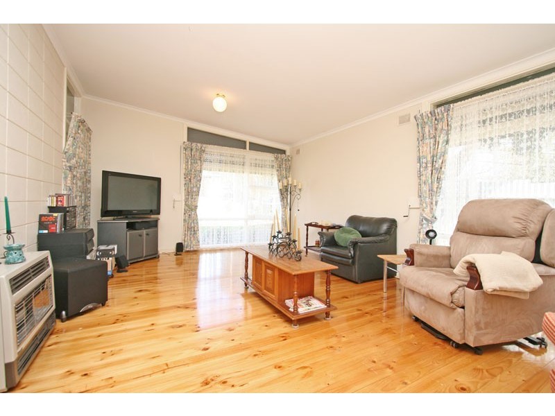 8 Duke Avenue, Para Hills SA 5096