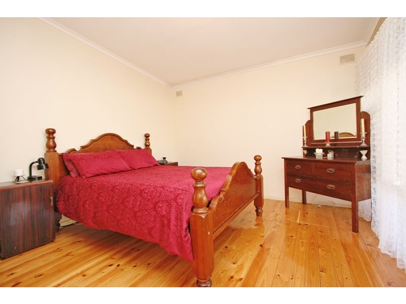 8 Duke Avenue, Para Hills SA 5096