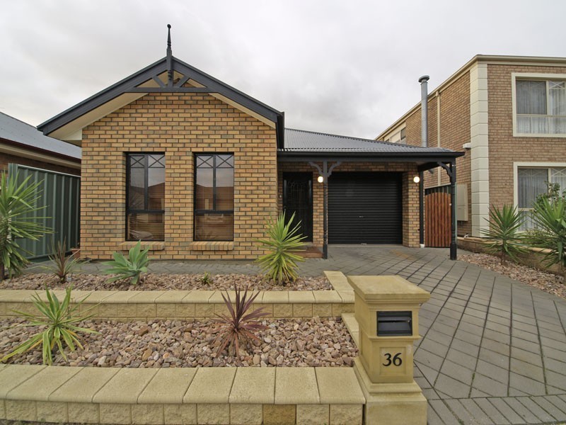 36 Mallard Crescent, Mawson Lakes SA 5095
