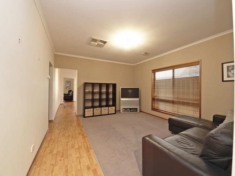 36 Mallard Crescent, Mawson Lakes SA 5095