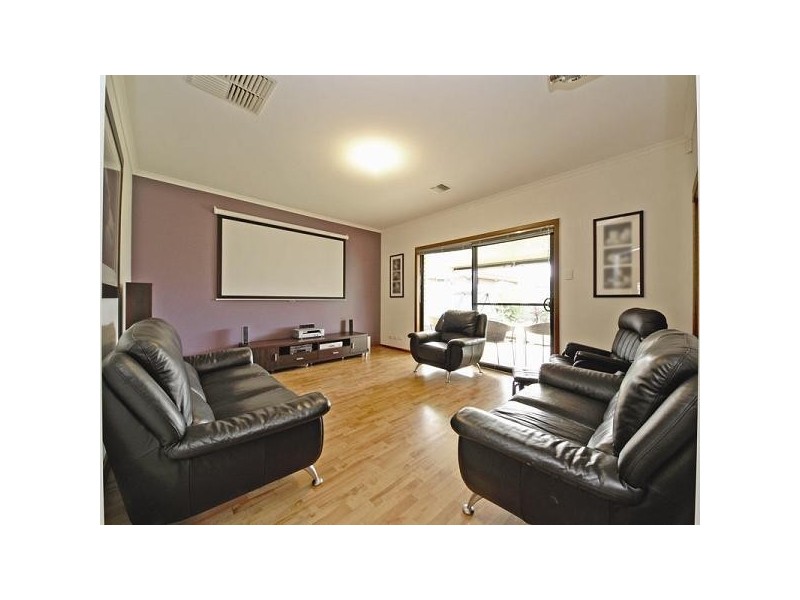 36 Mallard Crescent, Mawson Lakes SA 5095