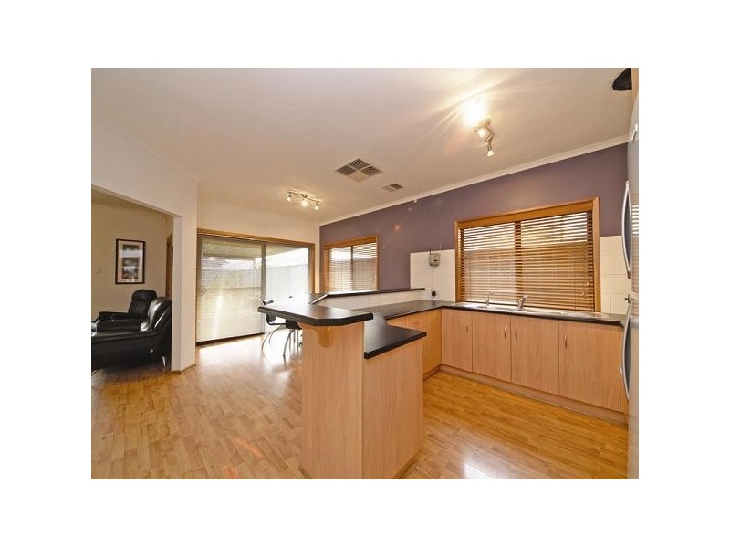 36 Mallard Crescent, Mawson Lakes SA 5095