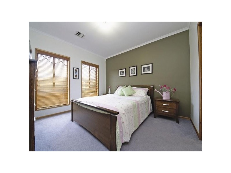 36 Mallard Crescent, Mawson Lakes SA 5095