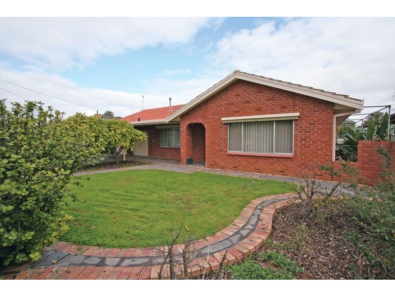 17 Douglas Avenue, Salisbury East SA 5109