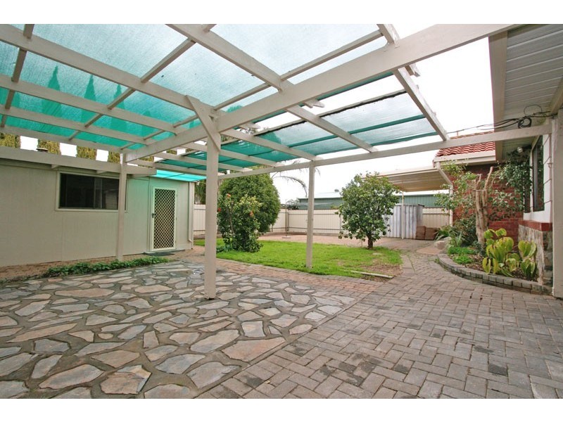 17 Douglas Avenue, Salisbury East SA 5109