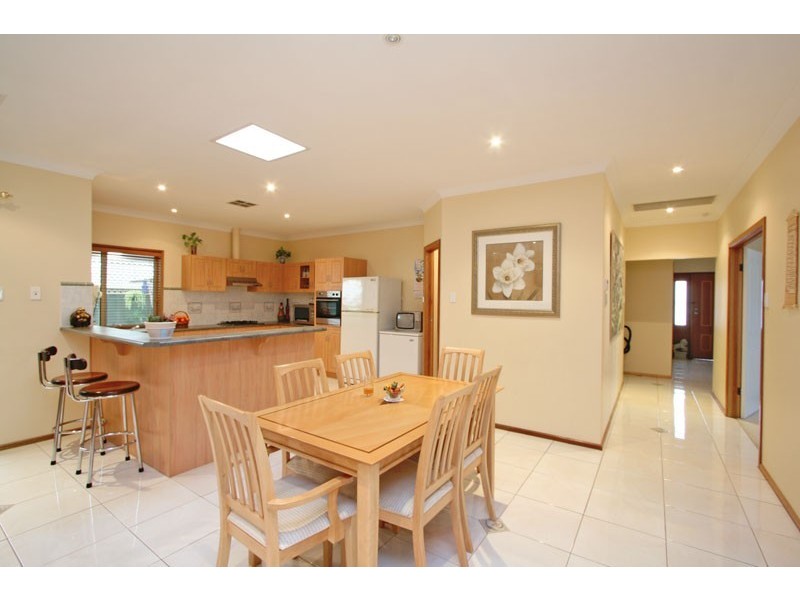 13 Gannet Street, Mawson Lakes SA 5095