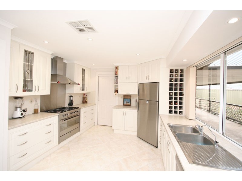 8 Whitelaws Court, Angle Vale SA 5117