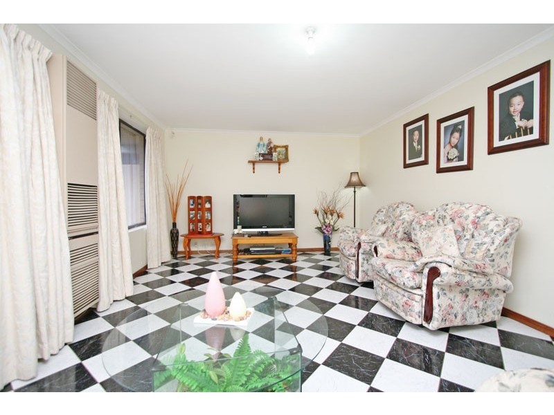 26 Maguire Crescent, Burton SA 5110