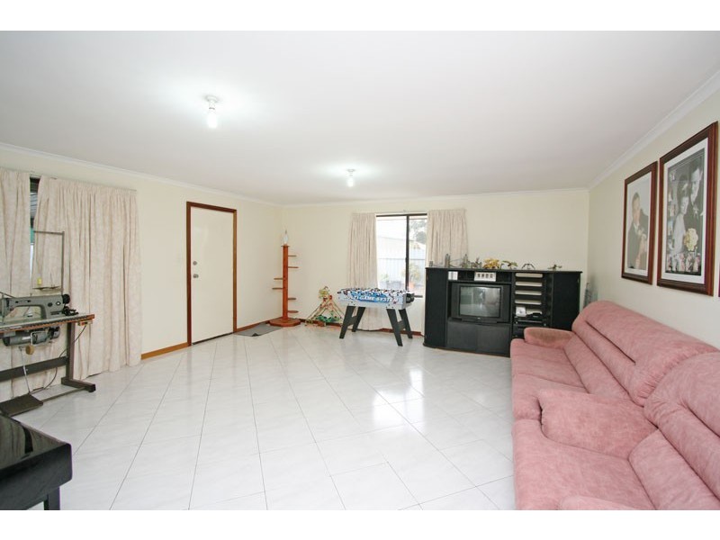 26 Maguire Crescent, Burton SA 5110