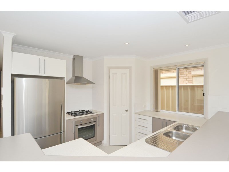 5 Lakeridge Circuit (Springbank Waters), Burton SA 5110