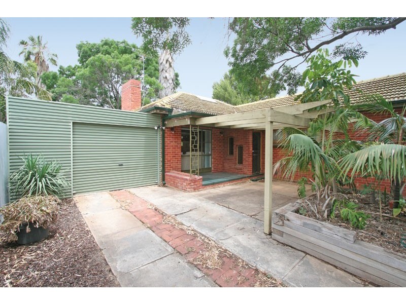 6 Woodfalls Road, Elizabeth Vale SA 5112