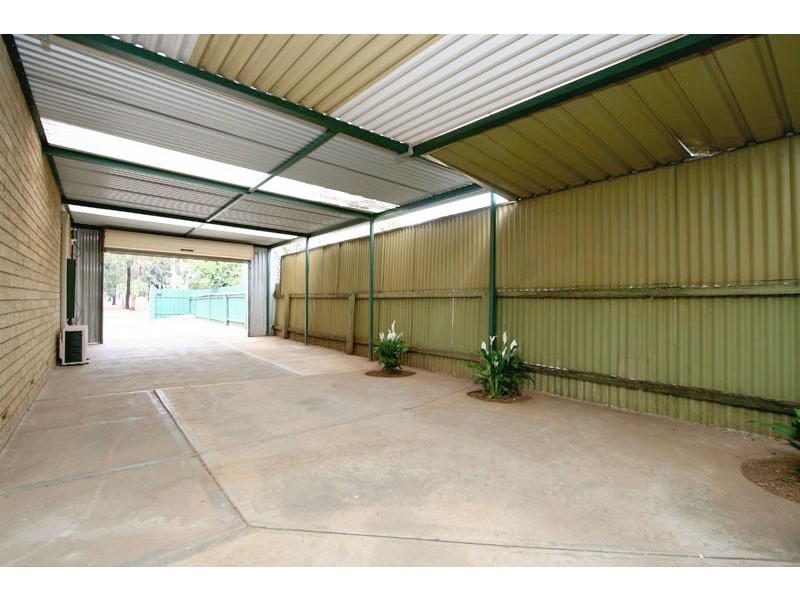 17 Camelot Drive, Paralowie SA 5108