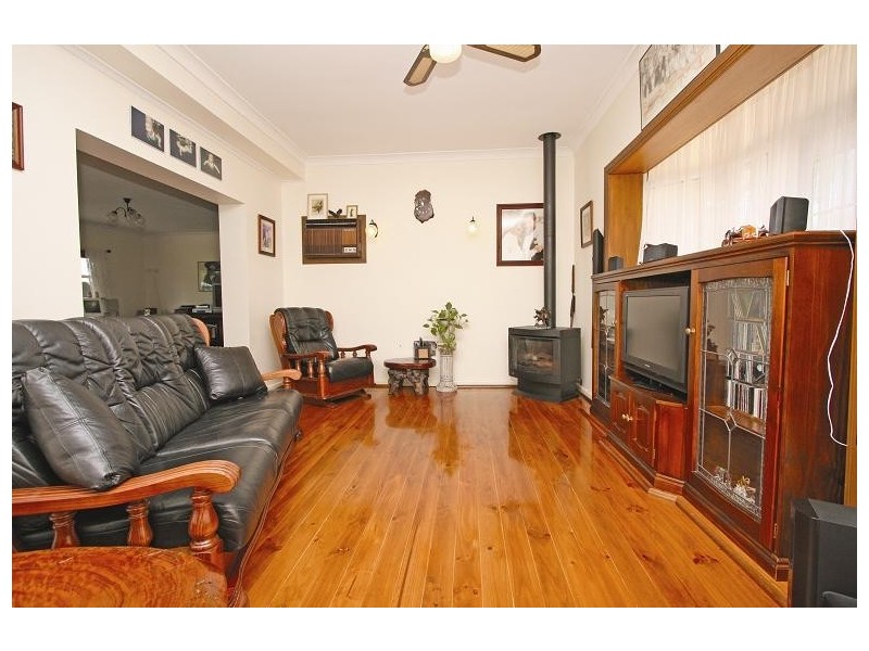 11 Boronia Crescent, Elizabeth Vale SA 5112