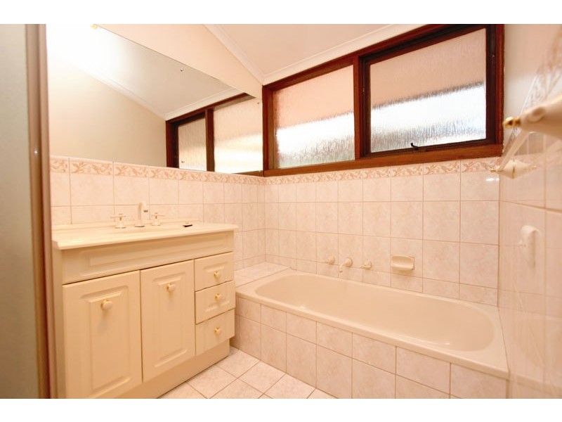 54 Wynn Vale Drive, Gulfview Heights SA 5096