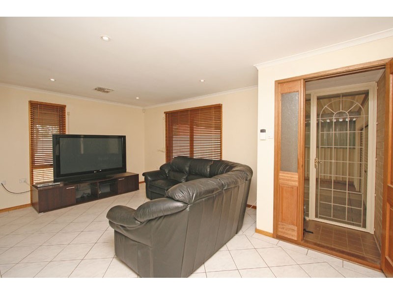 2 Venlo Court, Salisbury Downs SA 5108