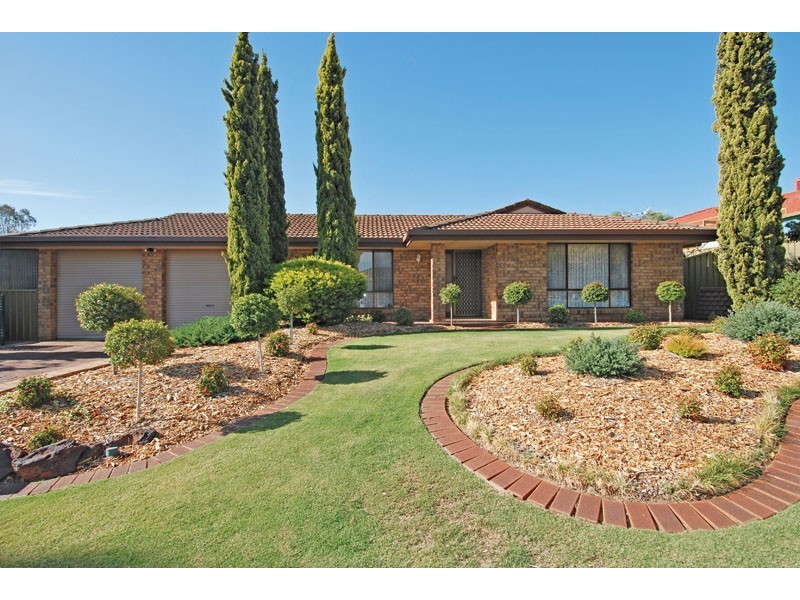 13 Meadow Lane, Gulfview Heights SA 5096
