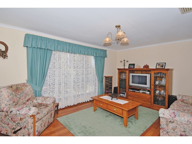 13 Meadow Lane, Gulfview Heights SA 5096