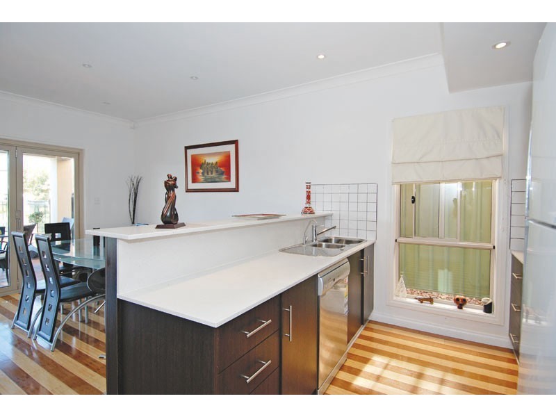 8 Pike Avenue, Mawson Lakes SA 5095