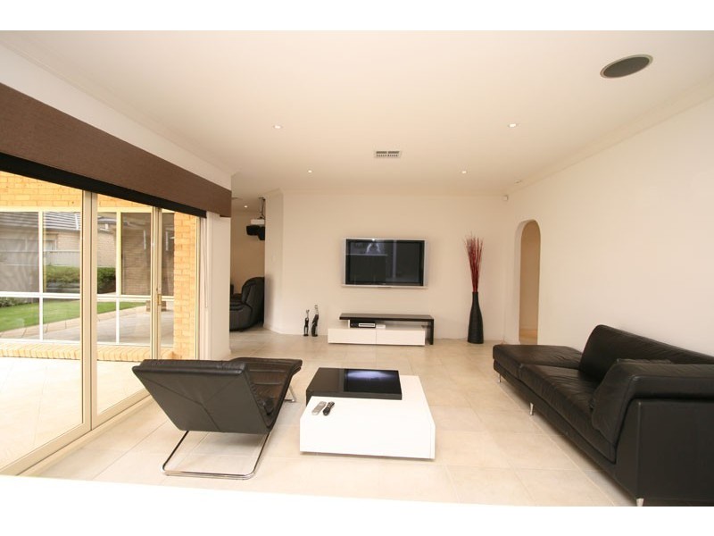 16 Springbank Boulevard, Burton SA 5110