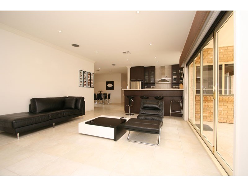 16 Springbank Boulevard, Burton SA 5110