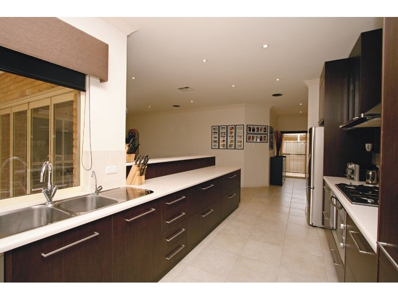 16 Springbank Boulevard, Burton SA 5110