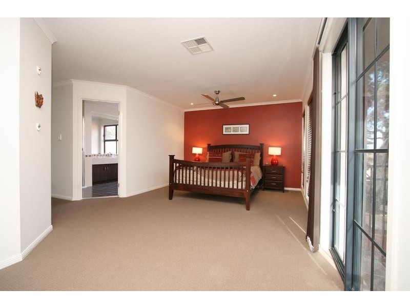 5 The Mews, Mawson Lakes SA 5095