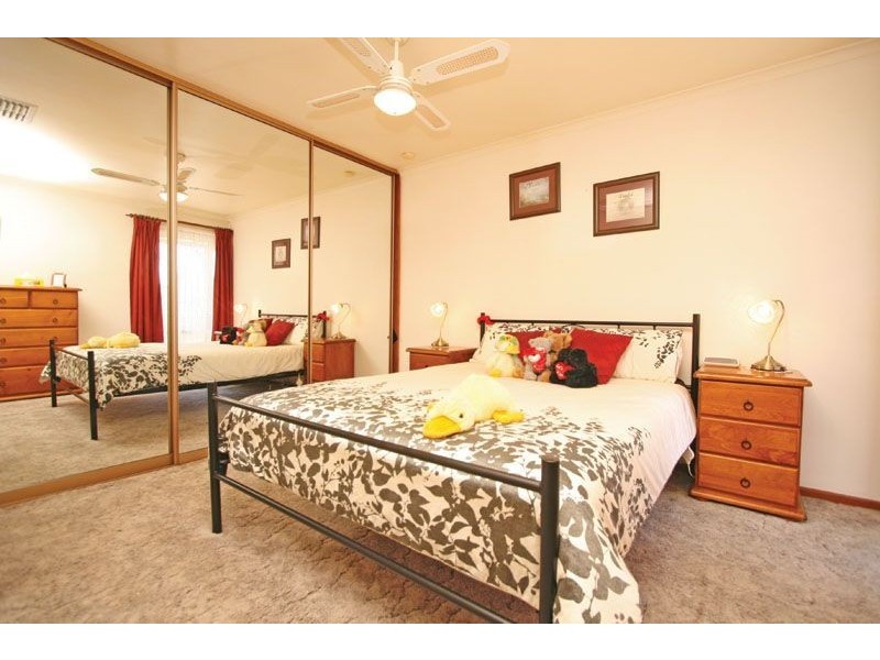 7 Paginton Crescent, Elizabeth East SA 5112