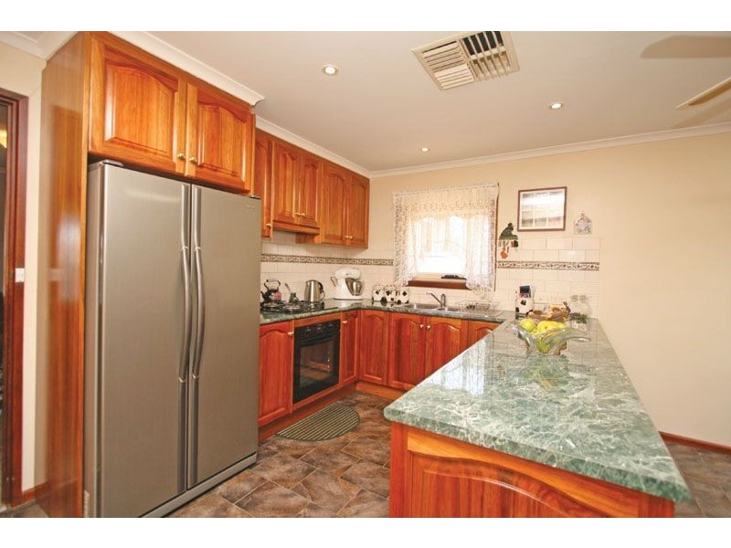 7 Paginton Crescent, Elizabeth East SA 5112