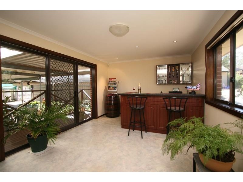 2 Paginton Cres, Elizabeth East SA 5112