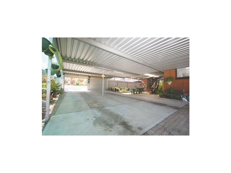 2 Paginton Cres, Elizabeth East SA 5112